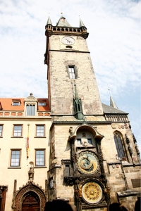 Vẫn c&ograve;n tr&ecirc;n đường tới Vienna, ch&uacute;ng t&ocirc;i dừng lại tại thủ đ&ocirc; Đức, v&agrave; c&aacute;c điểm tham quan kh&aacute;c nhau, từ Berlin Victory Column từ năm 1873&hellip;. (TK Kuo)