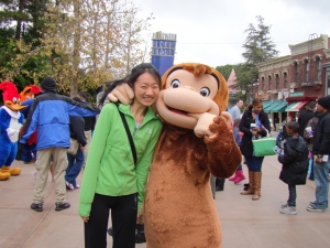 Nancy Wang meets Curious George at Hollywood's Universal Studios. Aren&rsquo;t they cute?!