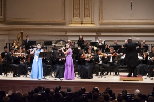 Chia-jung Lee (left) and Lana Kuscer perform A.B. F&uuml;rstenau's Rondo Brillant for two flutes and orchestra, Op.102.