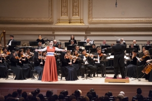 Soprano Haolan Geng performs 'The Purpose of Life' with the Shen Yun Symphony Orchestra and Milen Nachev conducting.