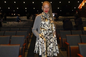 "Perfecci&oacute;n de principio a fin. Fue una locura". -Stacey McKenzie, modelo, vio Shen Yun en Toronto