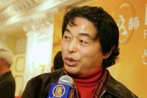 "Si este espect&aacute;culo puede finalmente presentarse en China continental, China experimentar&aacute; un giro de 180 grados". -Eun-Soo Park, actor en la popular serie coreana 'Una joya en el Palacio', vio Shen Yun en Se&uacute;l