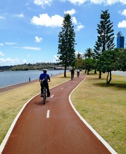 Questa zona di Perth è perfetta per chi ama le attività all’aria aperta. Anche a un’ora così proibitiva come le cinque del mattino, i percorsi per chi va in bicicletta o corre sono pieni di persone che si allenano (foto del ballerino Songtao Feng) 