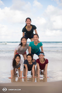 From Brisbane it was off to Gold Coast. The beach, one of the best in the world, is always a much-anticipated highlight of the Asia-Pacific tour. The day at the beach corresponded with the midway point of tour for Shen Yun World Company - 60 shows to go! (photo by dancer Stephanie Guo)