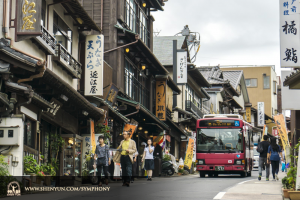 And, before leaving, the company got a taste of Tokyo life. (photo by TK Kuo)
