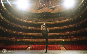 링컨센터에서 무용수 에드윈 푸. (Photo by dancer Roy Chen)