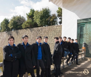 Shen Yun New York Company dancers tour Nijo Castle in Kyoto. (Photo by Kenji Kobayashi)