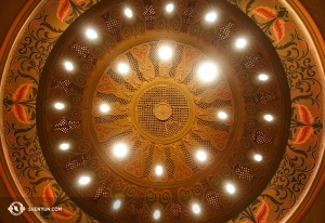 Architektura hiszpańsko-mauretańska w Granada Theatre w Santa Barbara. (fot. Annie Li) 