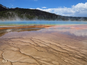 In Yellowstone, Wyoming, the third of her national parks, Kexin Li took this photo of Grand Prismatic Spring. 