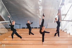 La danseur Jay Huang a voulu concurrencer son frère, le danseur Joe Huang versus une photo précédente : https://lc.cx/M3GK