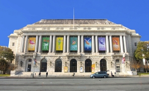 The War Memorial Opera House was the venue of choice for the Shen Yun International Company in San Francisco. This year, they enjoyed eight sold-out performances there. Which image of it do you like better, day or night?
