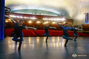 Meanwhile, the boys warmup inside on the stage of Bridges Auditorium of Pomona College. (Photo by dancer Jeff Chuang)