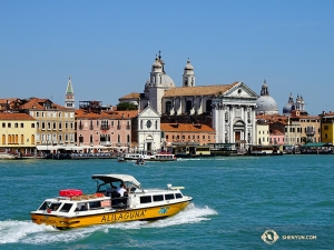 The Shen Yun New York Company heads back to Italy for performances in both Florence and Milan, managing to make a stop in the historic city of Venice along the way. (Photo by Tony Zhao)