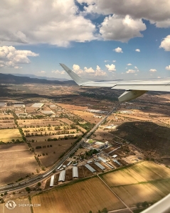 Una vista dall'aereo durante il volo da Querétaro a Monterrey, in Messico. Stiamo per completare il programma che ci vedrà in cinque diverse città del Messico dal 28 aprile al 13 maggio (foto di Rachel Bastick)