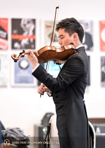 Violinist Hoffmann Zhu reviews a few passages.