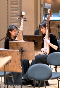 Pipa players Yuru Chen (L) and Yu Liang (R).