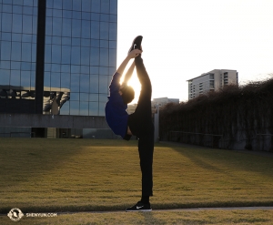 Dancer Stanley Meng displays his impressive flexibility outside AT&T Performing Arts Center in Dallas, TX. (Photo by dancer Louis Liu)