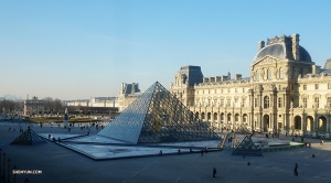 After six sold-out performances in Europe&rsquo;s largest theater&mdash;the Palais des Congres de Paris&mdash; Shen Yun International Company visits the Louvre, the world&rsquo;s largest art museum. (Photo by dancer Kexin Li)