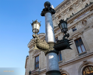 Even the street lights are exquisite in Paris.