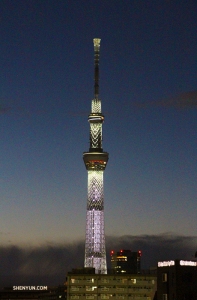東京晴空塔 &mdash;&mdash; 世界上最高的塔。 （攝影：舞蹈演員Rui Suzuki)