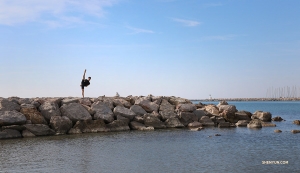 It feels great to have so much open space to kick! (Photo by dancer Nick Zhao)