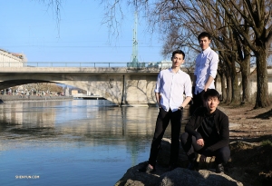 Dancers pose by the famous Rh&ocirc;ne that connects to Lake Geneva. (Photo by Nick Zhao)