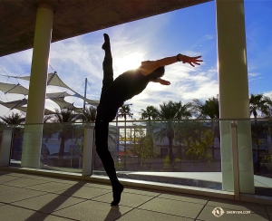 Meanwhile, in Arizona, dancer Henry Hung poses in the sun at the Mesa Ikeda Theater. (Photo by dancer Tony Zhao)