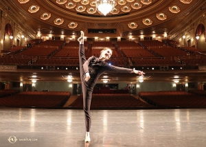 Principal Dancer Miranda Zhou-Galati familiarizes herself with the stage. (Photo by Kaidi Wu)