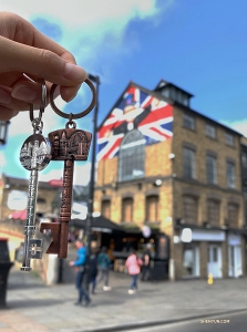 The key to keeping family back home happy: return from tour with cute souvenirs!
