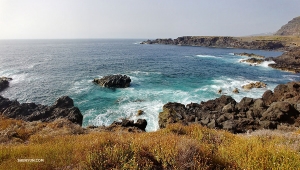 <br /><br />O clarinetista Yevgeniy Reznik visitou Tenerife - a maior das Ilhas Can&aacute;rias.<br /><br />Sua fam&iacute;lia explorou a ilha minuciosamente, incluindo seu pico mais alto - o Monte Teide.<br /><br />Depois de escalar o maci&ccedil;o de Teno (Macizo de Teno), eles foram recompensados com um belo p&ocirc;r do sol.<br /><br />As paisagens vulc&acirc;nicas do Parque Nacional de Teide - um Patrim&ocirc;nio Mundial da UNESCO.<br /><br />O sol se p&otilde;e em outro lindo dia em Tenerife.<br /><br />A projetista Annie Li viajou pela Europa, visitando a Gr&eacute;cia e Santorini no Mar Egeu ...<br /><br />... Dubrovnik, Cro&aacute;cia ...<br /><br />... e Veneza, It&aacute;lia.<br /><br />Em Floren&ccedil;a, o dan&ccedil;arino Kexin Li capturou a ic&ocirc;nica ponte Ponte Vecchio.<br /><br />Cabines de f&eacute;rias a caminho da geleira Briksdal, na Noruega. (Foto de Kexin Li)<br /><br />MC Victoria Zhou teve uma vista de Edimburgo, Esc&oacute;cia, a partir do Monumento Dugald Stewart.<br /><br />O Castelo Lindisfarne, no s&eacute;culo XVI, da Inglaterra, fica no topo do ponto mais alto da Ilha Santa. (Foto de Victoria Zhou)<br /><br />Mais passeios pelas ilhas, desta vez na Cro&aacute;cia, onde o barco a motor da dan&ccedil;arina Betty Wang faz uma parada na &Scaron;olta Island.<br /><br />Ela tamb&eacute;m visitou as lindas cachoeiras do Parque Nacional Krka. (Manchar o arco-&iacute;ris?)<br /><br />Mais perto de casa, as irm&atilde;s dan&ccedil;arinas Lilly (&agrave; esquerda) e Katie Parker est&atilde;o prontas para canoagem no lago Lewis, na Pensilv&acirc;nia.<br /><br />Suas f&eacute;rias continuaram no Grand Canyon, onde Lilly Parker observa como &eacute; surpreendentemente verde nesta &eacute;poca do ano.<br /><br />Irm&atilde;os Daniel (dan&ccedil;arino, &agrave; direita) e Haihang Jiang (fagote) no lago Moraine no parque nacional de Banff, Canad&aacute;.<br /><br />O Lago Louise quase todo congelado de Banff. (Foto de Daniel Jiang)<br /><br />Depois de mais duas horas de caminhada, os irm&atilde;os chegaram ao lago Agnes.<br /><br />Lago Peyto - sua &aacute;gua cont&eacute;m farinha de rocha glacial, que reflete a luz do sol para produzir tons t&atilde;o intensos de azul.<br /><br />Em todo o continente, a dan&ccedil;arina Lily Wang visitou o Parque Nacional Acadia no Maine.<br /><br />Postura e equil&iacute;brio.<br /><br />MC Leeshai Lemish retornou a Israel, onde cresceu e visitou a cidade de Acre. Essas muralhas do mar defenderam a cidade do cerco de Napole&atilde;o em 1799, causando um duro golpe na tentativa de Bonaparte de conquistar o Oriente.<br /><br />No Peru, a percussionista Tiffany Yu escalou Machu Picchu.<br /><br />Tiffany Yu na refrescante tranquilidade dos salares Salar de Uyuni da Bol&iacute;via.<br /><br />Vadear atrav&eacute;s das salinas ao p&ocirc;r do sol.<br /><br />