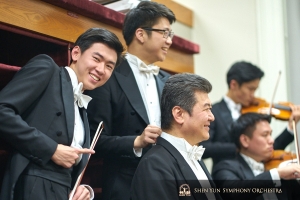 2019巡演的最後一場！左起：鍾遠航、Wesley Zhou和低音提琴演奏家劉偉。