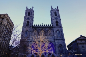 Bonjour Montreal, Canada. Shen Yun World Company performers visit the Notre-Dame Basilica on New Year's Day before their first performance at the Place des Arts - Salle Wilfrid-Pelletier.

(Photo by Jack Han)