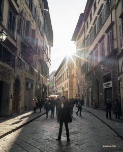 Performers explore the heart of Florence, Italy.

(Photo by Alan Lee)