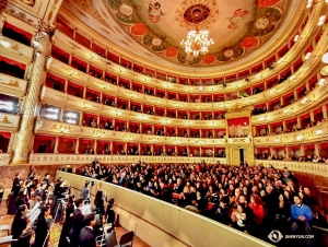 A standing ovation at one of four sold-out performances at the Teatro Comunale Luciano Pavarotti in Modena, Italy. (Photo by Song Wu)