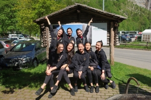 Het is zo idyllisch in Stechelberg! Na zo veel steden te hebben bezocht, is het een verfrissende onderbreking om hier te ontspannen met frisse berglucht.