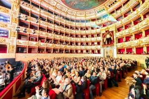 Parma była jednym z sześciu miast włoskiej trasy Shen Yun.