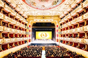 Występ Shen Yun w przepięknym Teatro Regio w Parmie we Włoszech.