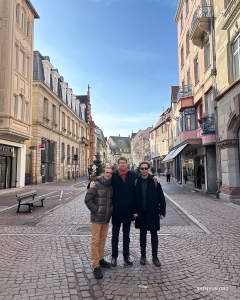 Las calles empedradas y los edificios coloridos son un deleite en Colmar, un encantador pueblo en la región de Alsacia, en Francia.