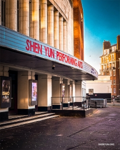 El Eventim Apollo de Londres da a Shen Yun una cálida bienvenida.
